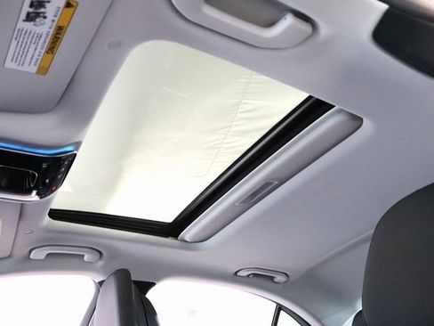 Used 2025 Mercedes-Benz C 300 4MATIC Sedan image 10