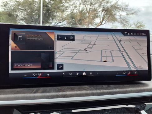 Used 2026 BMW X5 xDrive50e image 4