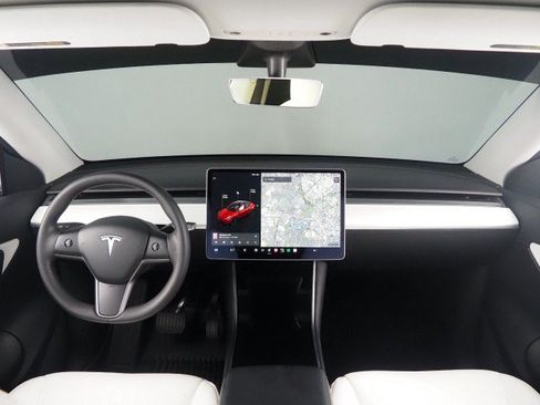 Used 2021 Tesla Model Y Long Range AWD/4WD image 3