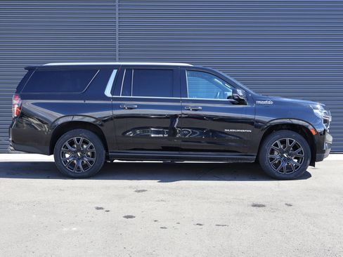 Used 2021 Chevrolet Suburban High Country w/ Premium Package AWD/4WD image 4