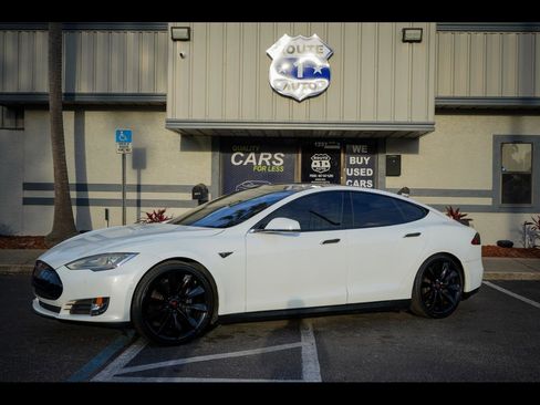 Used 2016 Tesla Model S 70D image 1