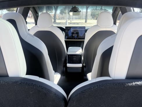 Used 2022 Tesla Model X Plaid image 19