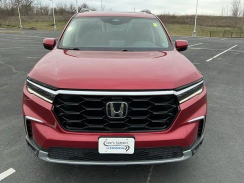 Used 2023 Honda Pilot Touring image 10