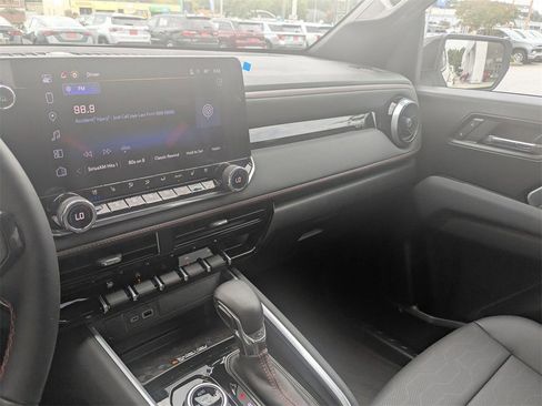 Certified 2025 Chevrolet Colorado Z71 w/ Z71 Convenience Package 2 image 22