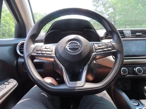 Used 2020 Nissan Versa SV FWD image 29