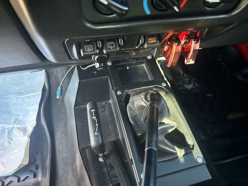 Used 2006 Jeep Wrangler Rubicon image 22