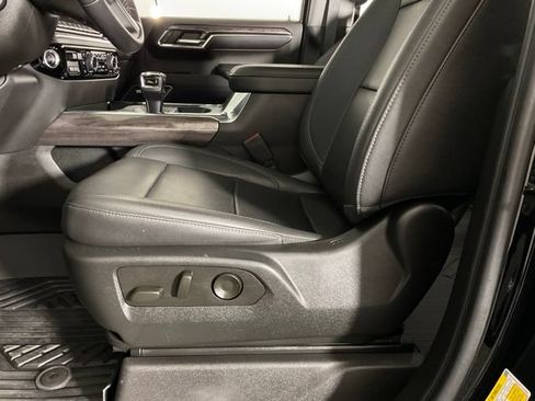 Used 2023 Chevrolet Silverado 1500 LTZ AWD/4WD image 32