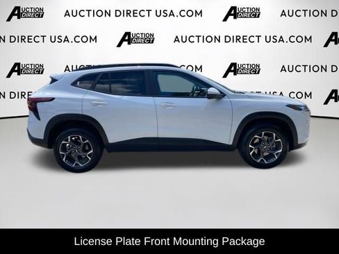 Used 2024 Chevrolet Trax LT w/ Driver Confidence Package FWD image 5