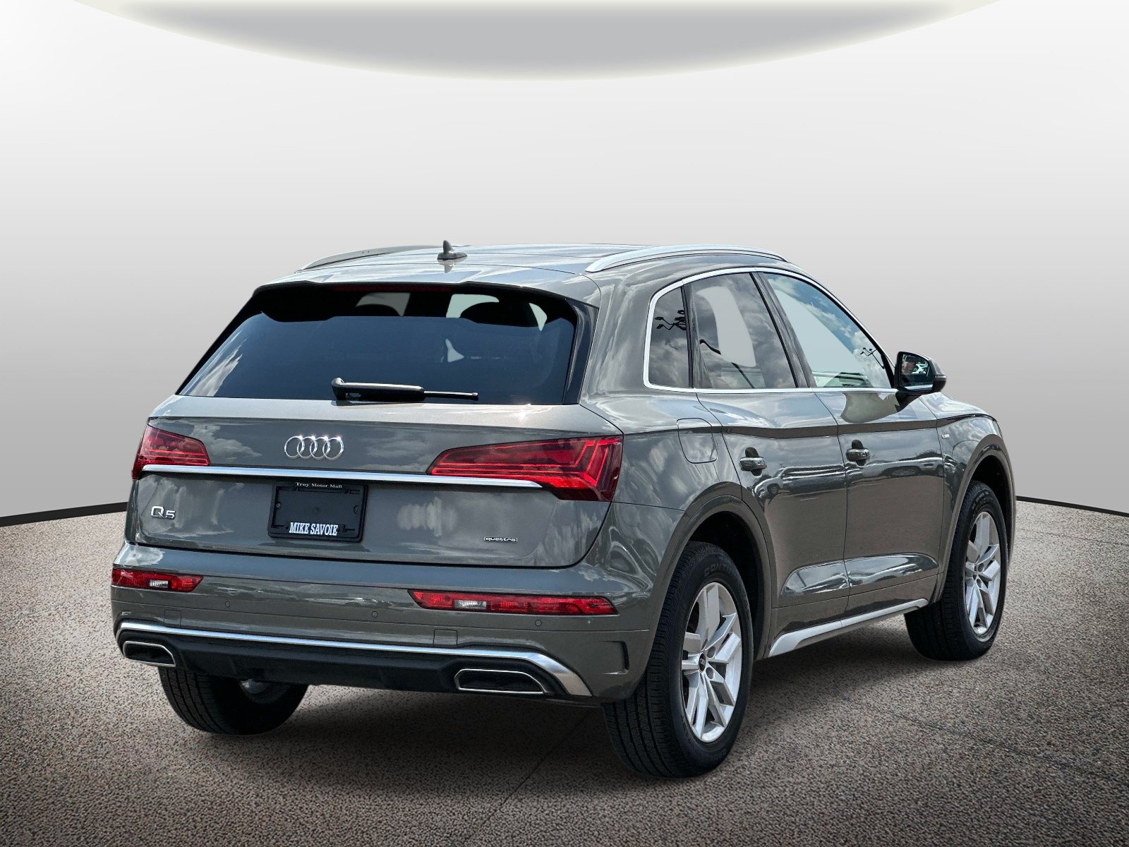 Used 2023 Audi Q5 2.0T Premium w/ Convenience Package AWD/4WD image 4