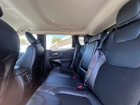 Used 2020 Jeep Cherokee Latitude Plus w/ Cold Weather Group image 15