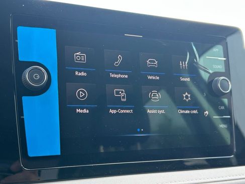 New 2026 Volkswagen Taos SE image 48