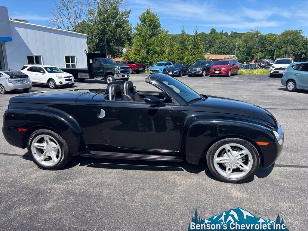 Used 2004 Chevrolet SSR w/ Preferred Equipment Group RWD image 23