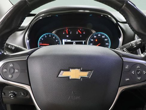 Used 2019 Chevrolet Traverse LT image 12