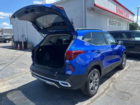 Used 2023 Kia Seltos S w/ Navigation Package AWD/4WD image 17