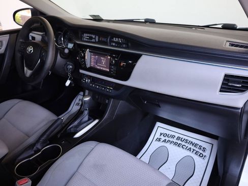 Used 2014 Toyota Corolla LE FWD image 33
