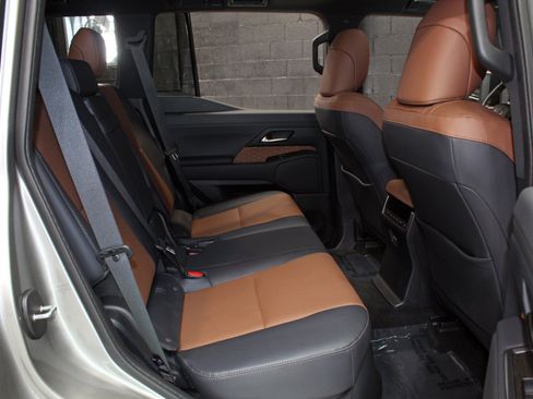 Used 2025 Lexus GX 550 w/ Accessory Package (2T) AWD/4WD image 50