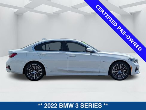 Used 2022 BMW 330e w/ Convenience Package RWD image 4