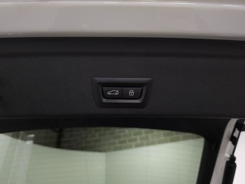 Used 2025 BMW X6 xDrive40i w/ Executive Package image 10