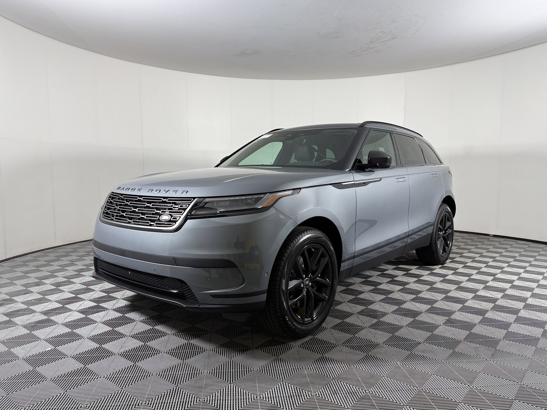 New 2026 Land Rover Range Rover Velar S AWD/4WD image 1