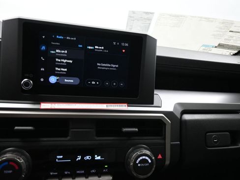 Used 2025 Toyota Tacoma TRD Sport RWD image 12