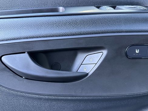 Used 2025 Mercedes-Benz Sprinter 2500 image 11