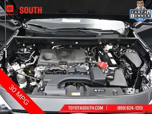 Used 2025 Toyota RAV4 XLE FWD image 33