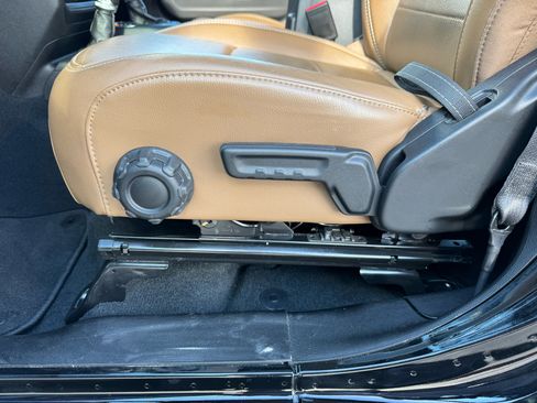 Used 2022 Jeep Wrangler Unlimited Sahara image 15