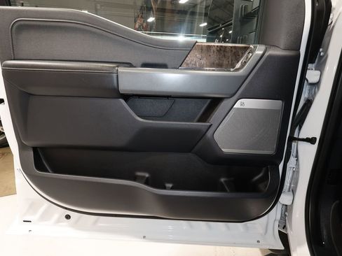 Used 2024 Ford F350 Lariat image 22