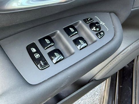 Used 2025 Volvo XC90 B6 Plus image 16