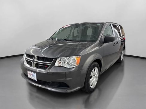 Used 2019 Dodge Grand Caravan SE FWD image 4
