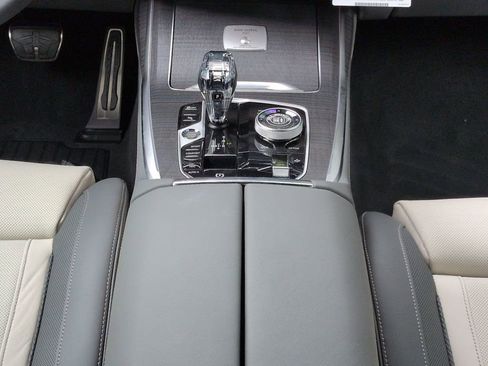 New 2026 BMW ALPINA XB7 AWD/4WD image 19