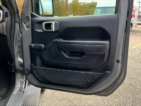 Used 2021 Jeep Gladiator Sport AWD/4WD image 22