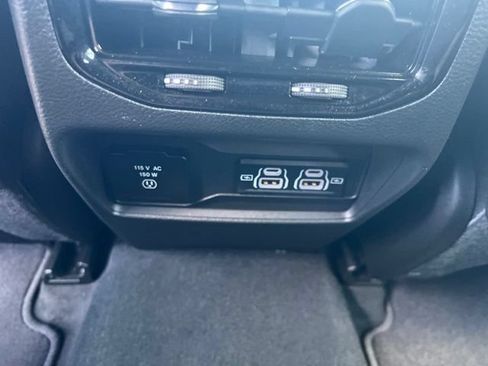 Used 2025 Jeep Grand Cherokee Altitude AWD/4WD image 20