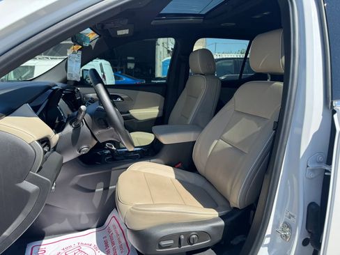 Used 2023 Chevrolet Traverse Premier AWD/4WD image 8