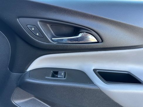 Used 2022 Chevrolet Equinox LT FWD image 19