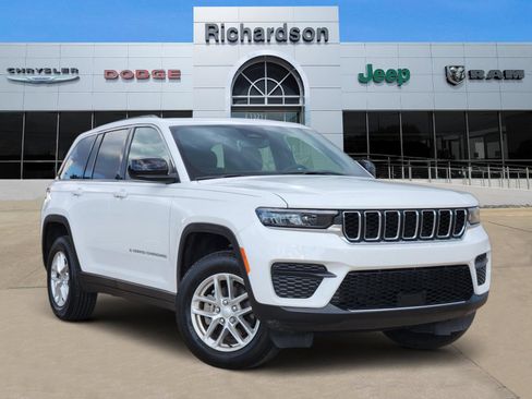Used 2024 Jeep Grand Cherokee Laredo X w/ Luxury Tech Group I AWD/4WD image 1
