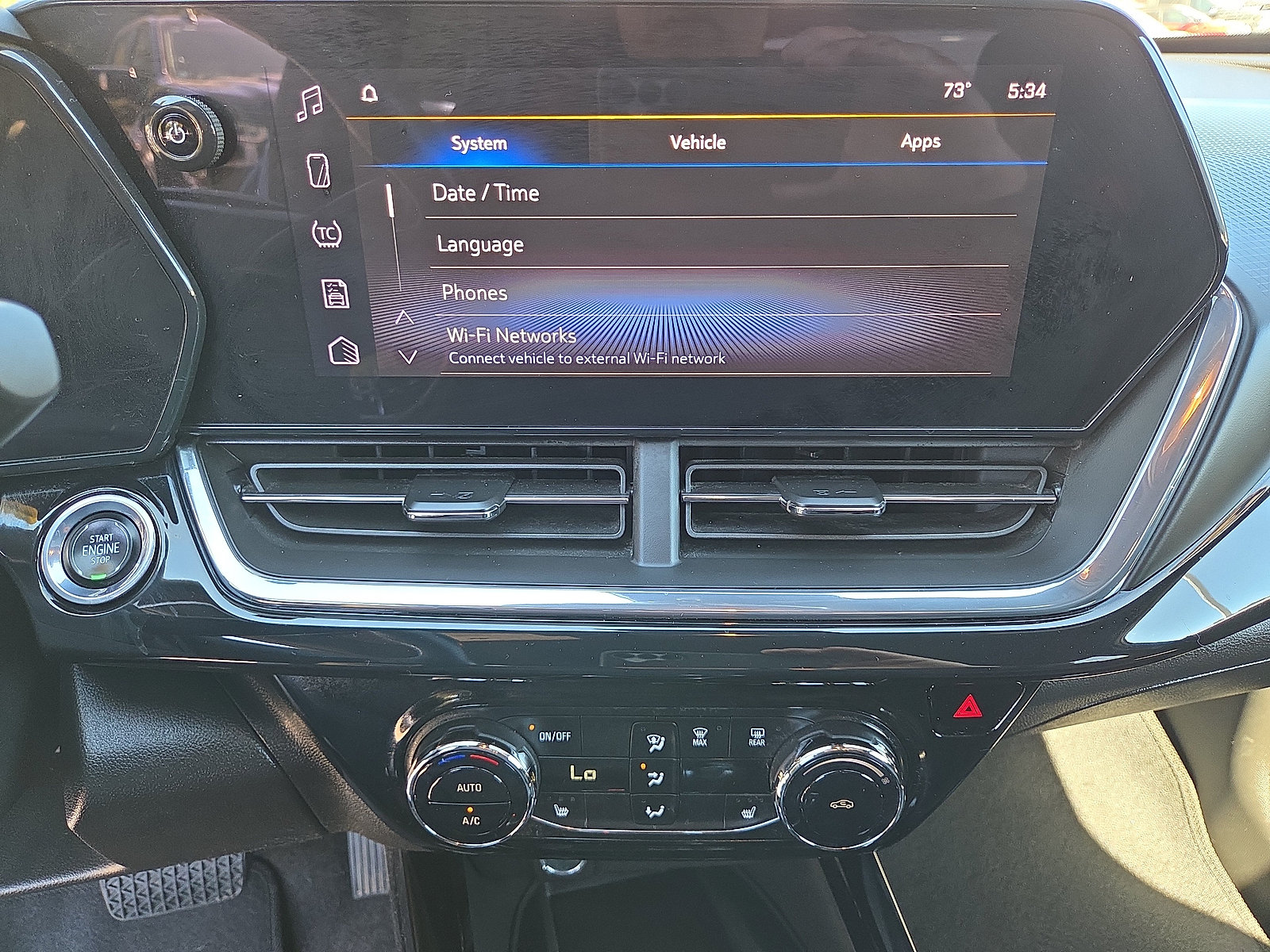 Used 2024 Chevrolet Trax RS w/ Sunroof Package FWD image 26