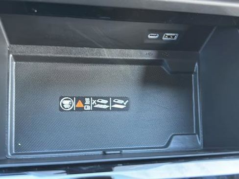 New 2026 GMC Yukon XL AT4 AWD/4WD image 25