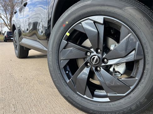 New 2026 Nissan Rogue SV image 7