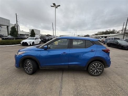 Used 2021 Nissan Kicks SV image 8