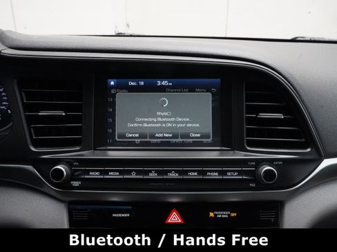 Used 2020 Hyundai Elantra SEL image 29