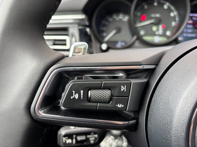 Certified 2026 Porsche Macan AWD/4WD image 15