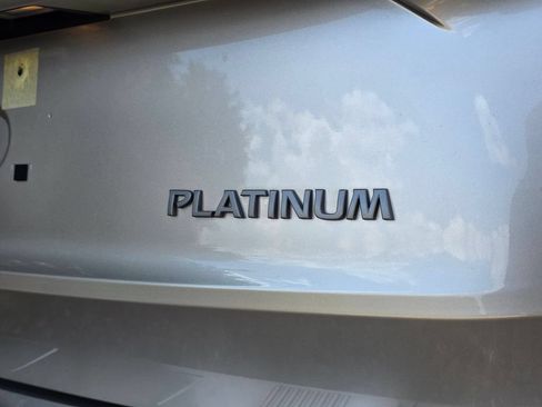 Used 2025 Nissan Rogue Platinum FWD image 6