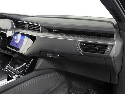 Used 2024 Audi Q8 e-tron Premium AWD/4WD image 14