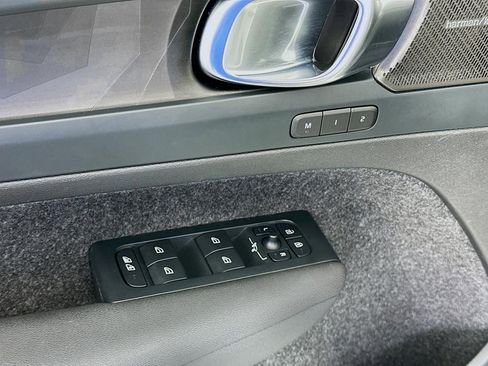 Used 2023 Volvo C40 P8 Recharge Ultimate image 30