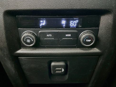 Used 2020 Chevrolet Traverse LS FWD image 23