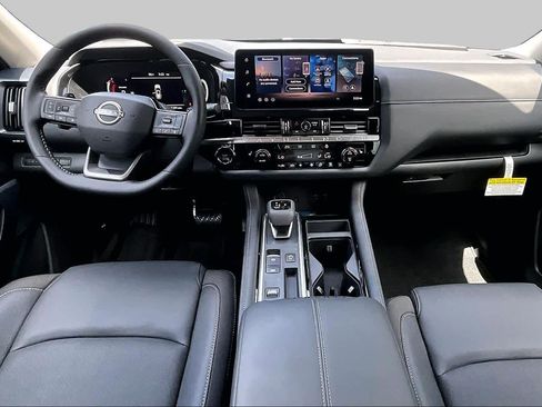 New 2026 Nissan Pathfinder SL FWD image 5