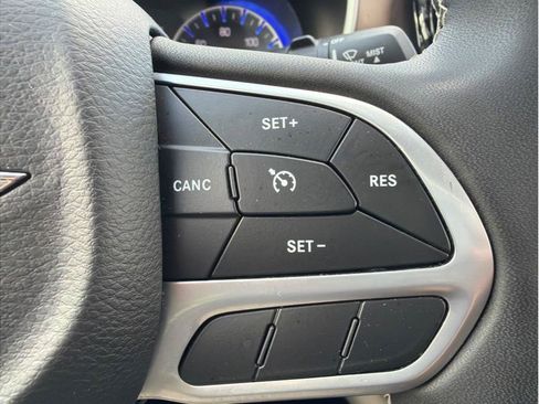 Used 2023 Chrysler Voyager LX FWD image 19