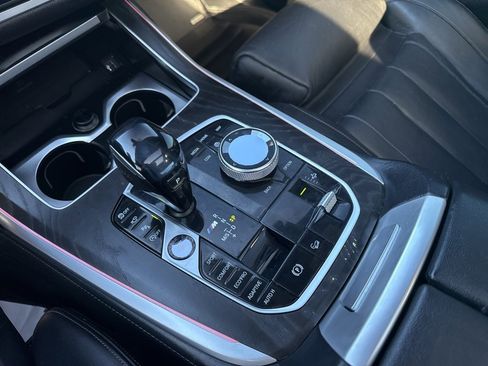 Used 2020 BMW X7 M50i w/ Dynamic Handling Package image 34