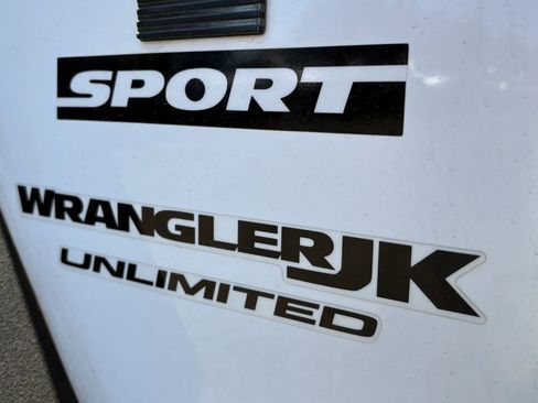 Used 2018 Jeep Wrangler Unlimited Sport S AWD/4WD image 33